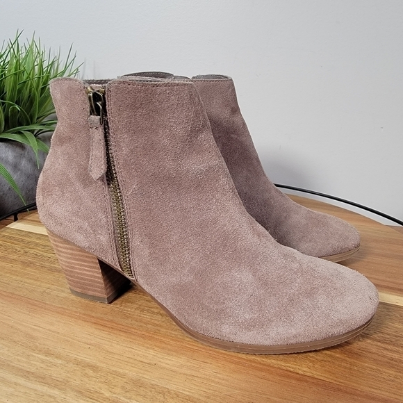 Nicole Light Taupe / Tan Suede Ankle Boots Booties Size 6.5 - Picture 4 of 16